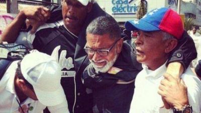 "Debe renunciar Maduro, tenemos que llamar a una constituyente"