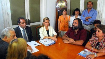 Paritarias complicadas: Scioli llam� a docentes para negociar y en Chaco no iniciar�n las clases