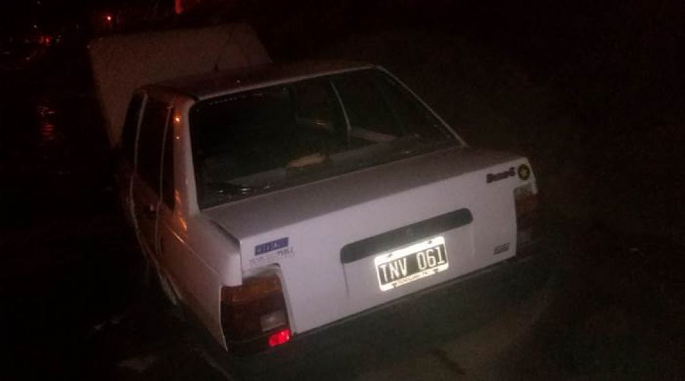 Result� herido tras caer con su auto en el canal Maldonado