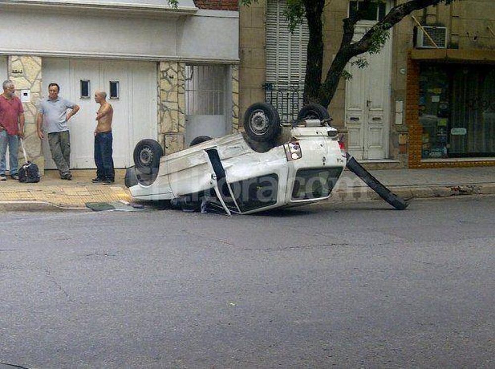 Volc� en Urquiza al 2600