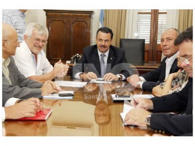 UPCN y ATE aceptaron la propuesta salarial del gobierno provincial