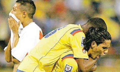 Uno le alcanz�.