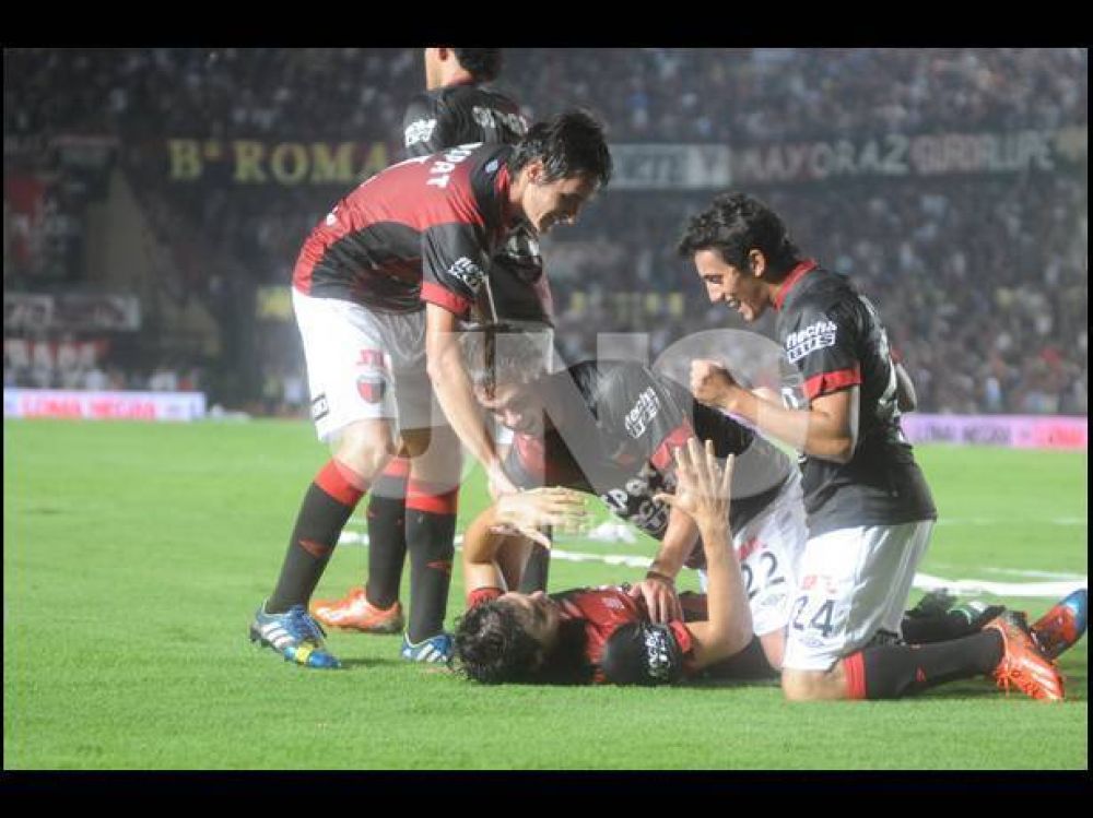 Col�n consigui� su tercer triunfo consecutivo y lleg� a la punta