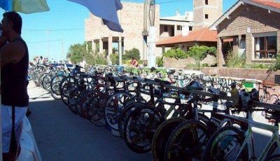 El Triatl�n convoc� a m�s de 100 atletas