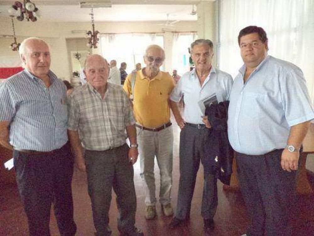 El secretario de la UCR nacional repudi� a los dirigentes que �toman el camino de la conveniencia personal�