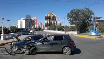 Dos heridos en un choque en Costanera