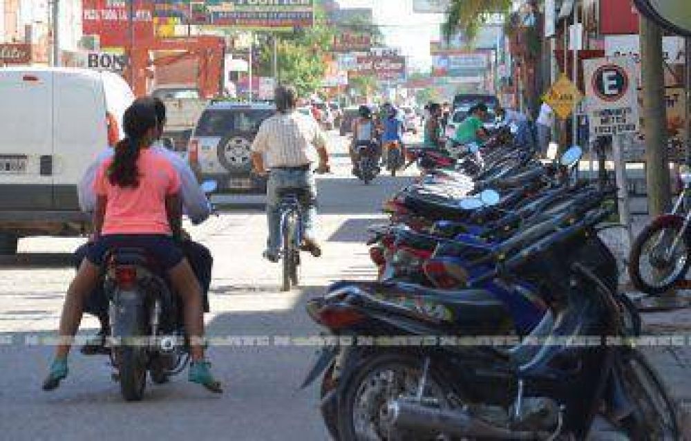 Eliminar�n d�rsenas para motos y cobrar�n estacionamiento medido