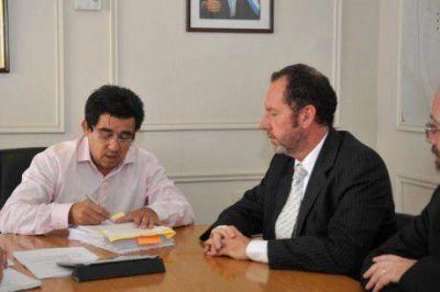 24 millones para red troncal desag�es cloacales en Carlos Casares