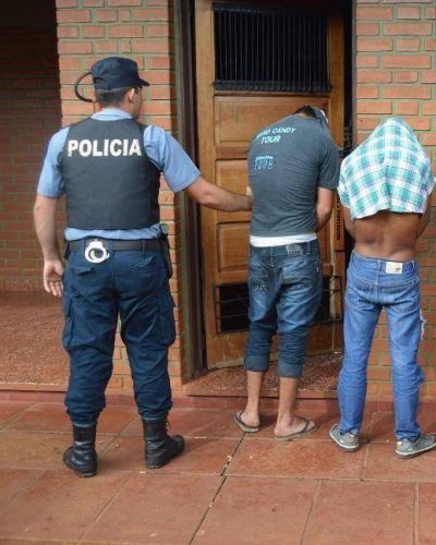 Detuvieron a dos personas por un robo en Arist�bulo del Valle