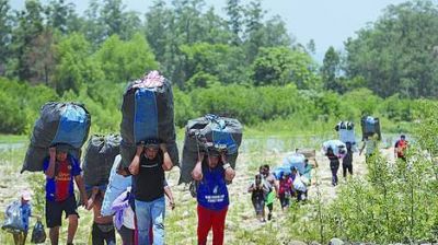 Los narcos se infiltran entre los �bagayeros� que ingresan por Aguas Blancas