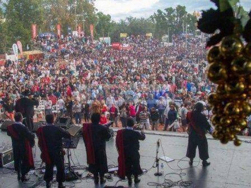 El Chaque�o prolong� la Serenata hasta el amanecer