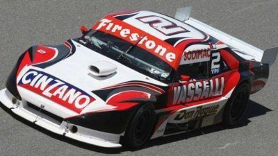 Mat�as Rossi subi� a lo m�s alto del podio en Paran�  