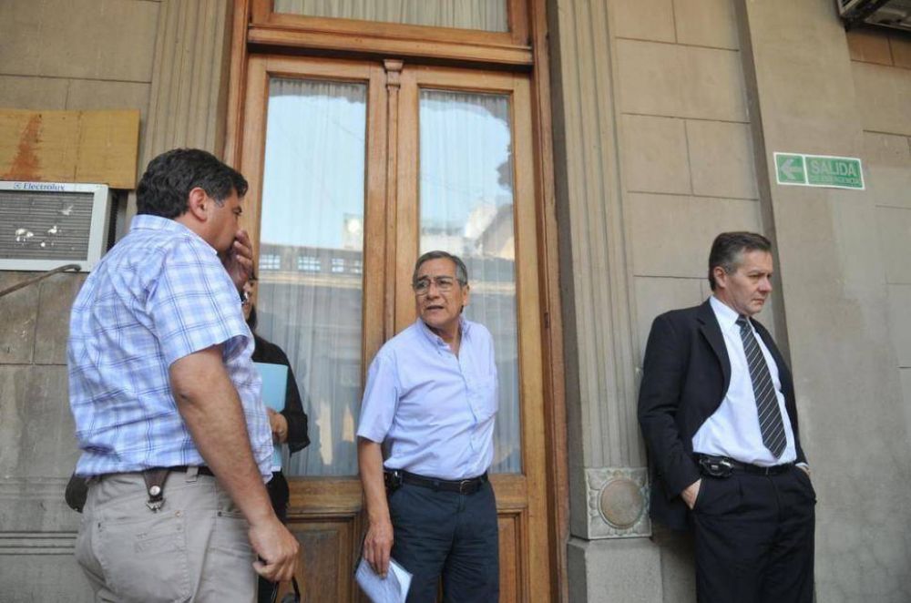 La suba otorgada a la Polic�a les sirve de base a los docentes