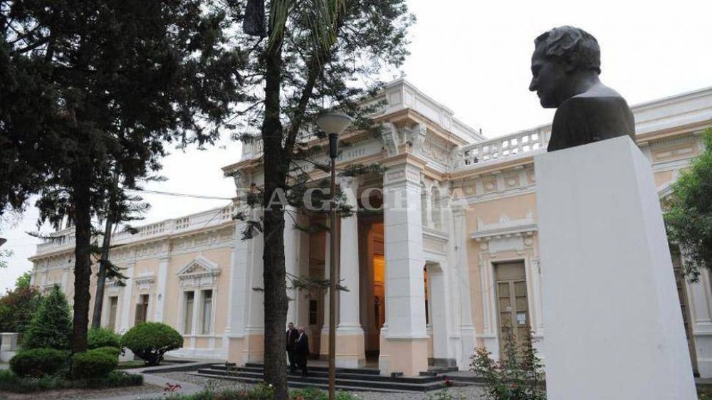La puja por el Rectorado tambi�n se libra en Twitter