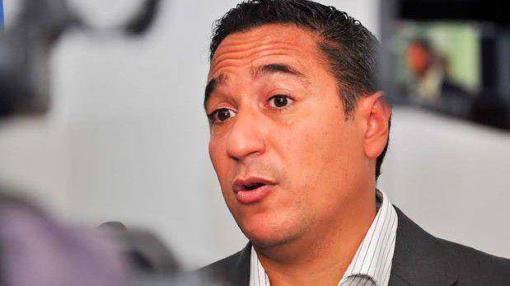 Combina recorrer� hoy escuelas y se reunir� con la Regional Sur