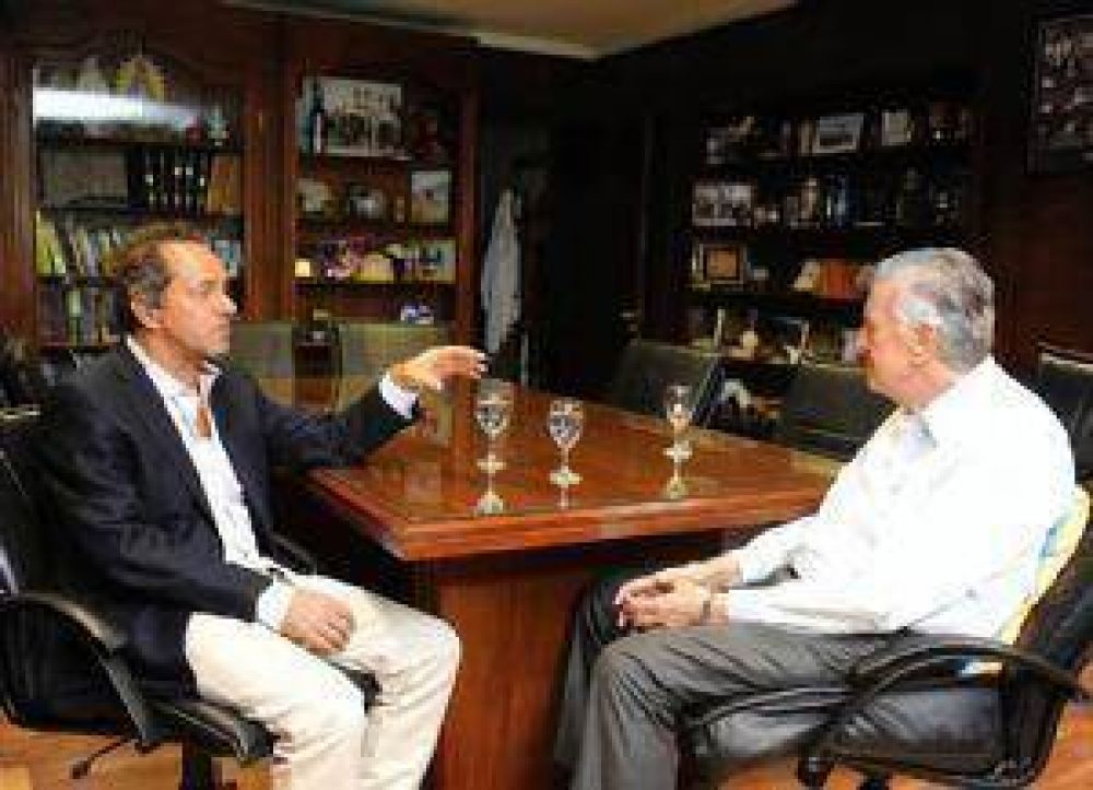 Scioli, proclam� la unidad del PJ para ganar en 2015 y se reuni� con Gioja