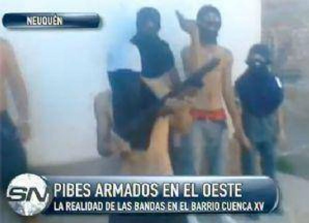 Nuevamente circulan fotos de menores armados en Neuqu�n