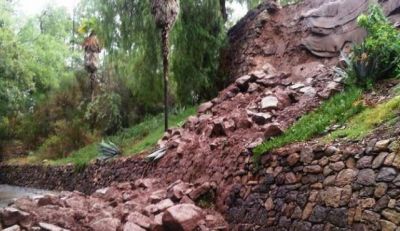 Ambiente: Cierran el acceso al Cerro de la Gloria por derrumbes