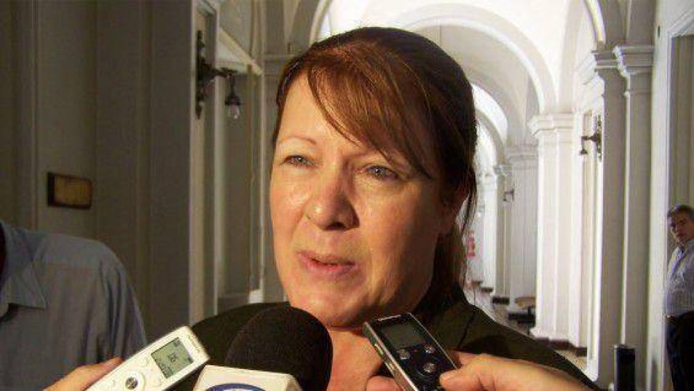 Stolbilzer contra Rossi por asociar a Mendoza con los narcos
