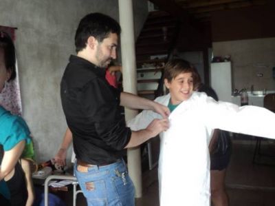 El Concejal Fattorini finaliz� con la campa�a de �guardapolvos solidarios�