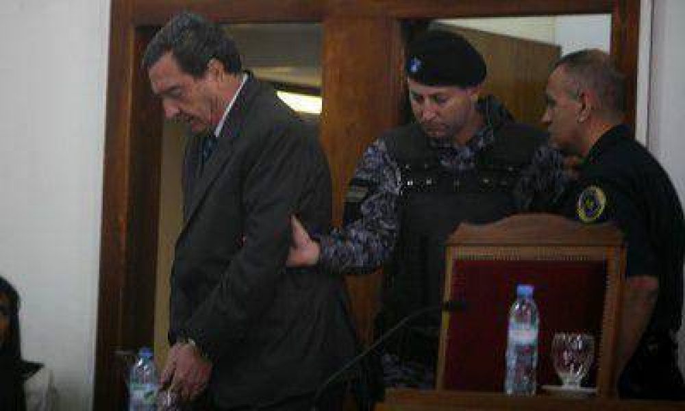 Otilio Romano pidi� asumir su propia defensa y su abogado asegur� que no seguir� en la causa