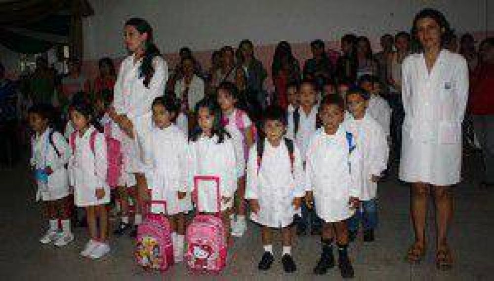 Nadie puede exigir pago de inscripci�n, uniforme o listado de �tiles a escolares