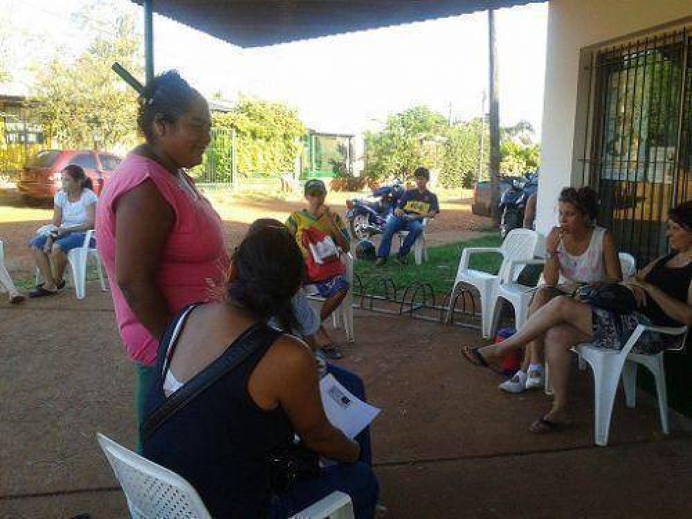 M�s de un centenar de j�venes se inscribi� al PROGRESAR, en la Delegaci�n de Santa Rita 