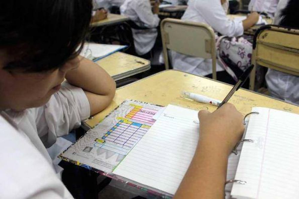 Hoy se presentan los docentes en las escuelas de Misiones