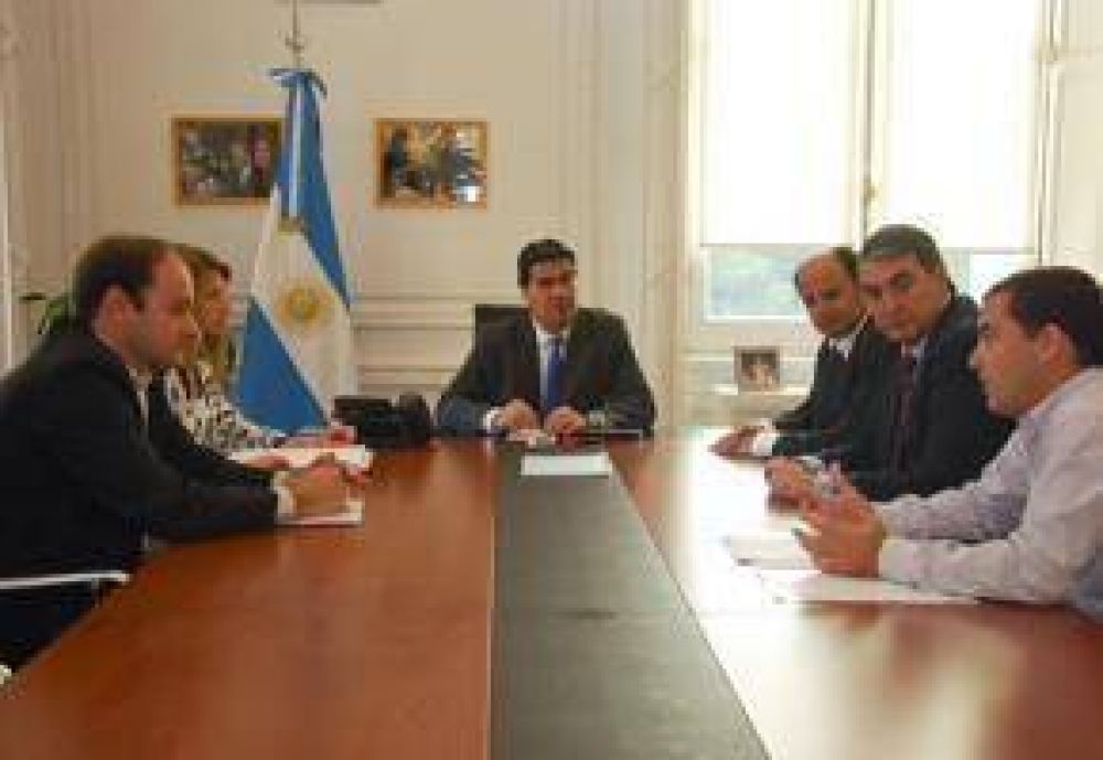 Capitanich eval�a subsidios para caminos rurales
