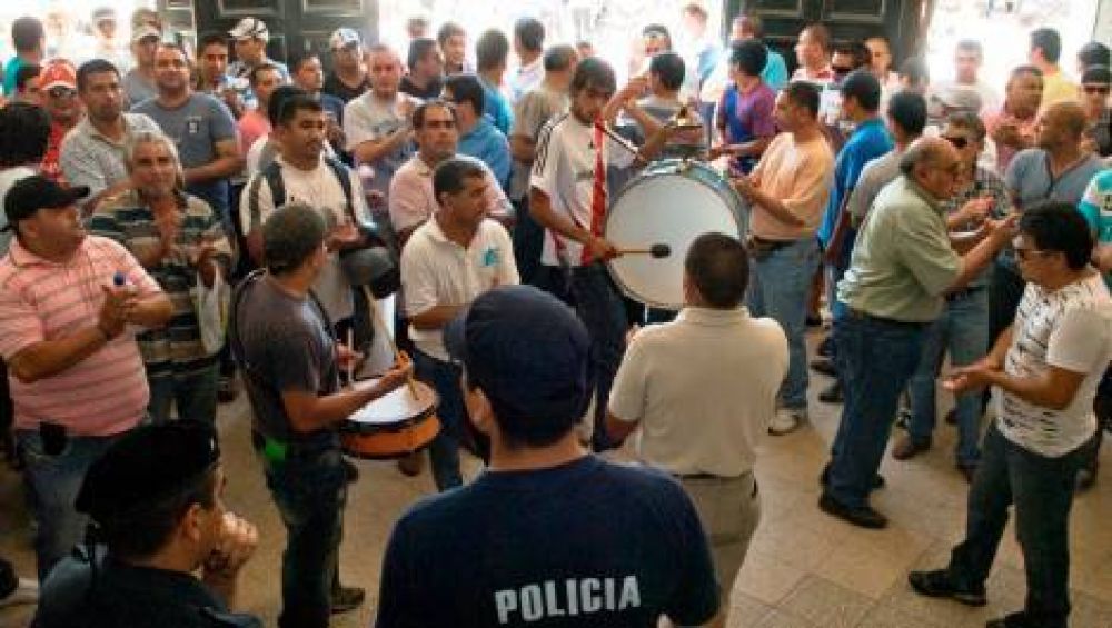 Investigar�n si se cometieron delitos durante la �ltima rebeli�n policial