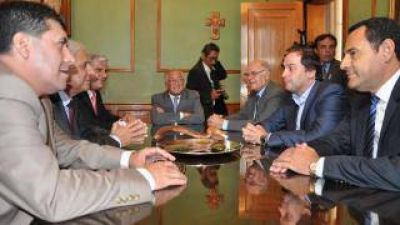 Mera y sus pares del NOA pedir�n audiencia con el Papa