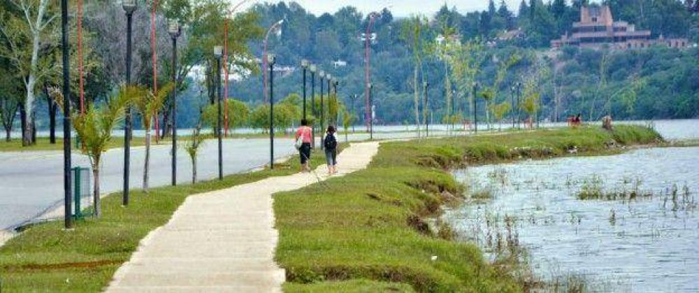 Colocar�n defensas para proteger la costanera del lago