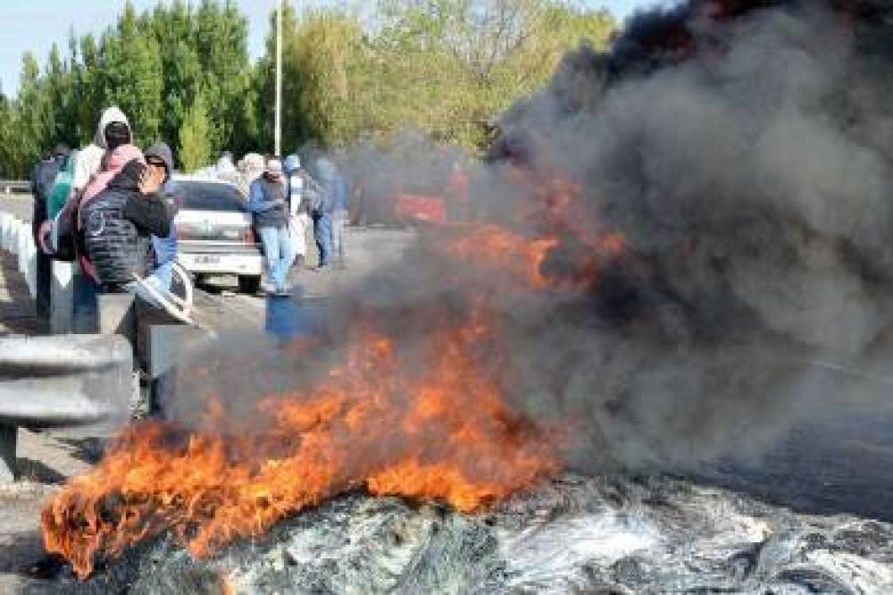 Obreros de la construcci�n reclamaron la intervenci�n de la UOCRA