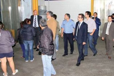 El Gobierno ocup� en forma preventiva la planta y los buques de Alpesca