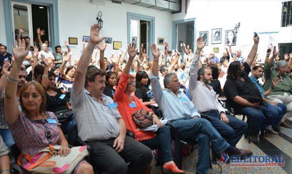 El Gobierno provincial convoc� a docentes y a nivel nacional se puso fecha a un paro