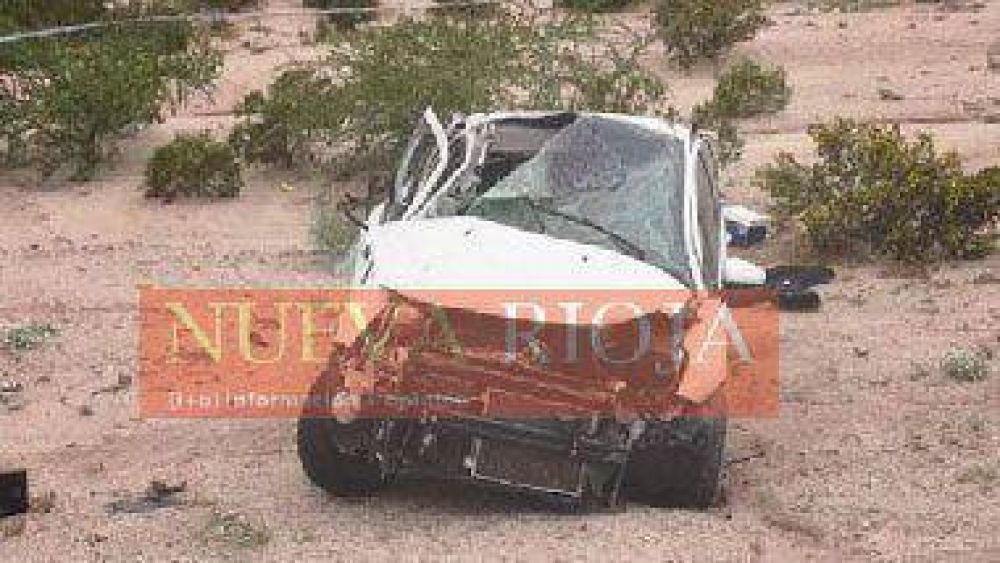 Una mujer muri� en un terrible vuelco al ingreso a Aimogasta