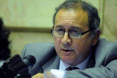 �COSTA ES C�MPLICE DE LA DESESTABILIZACI�N�