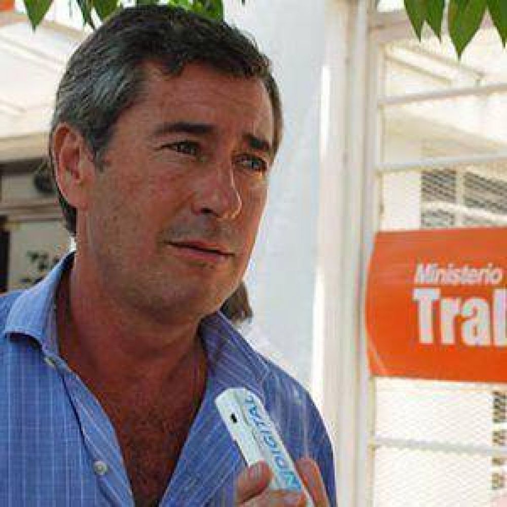 Cese de actividades con fuerte impacto en escuelas y hospitales de la Provincia