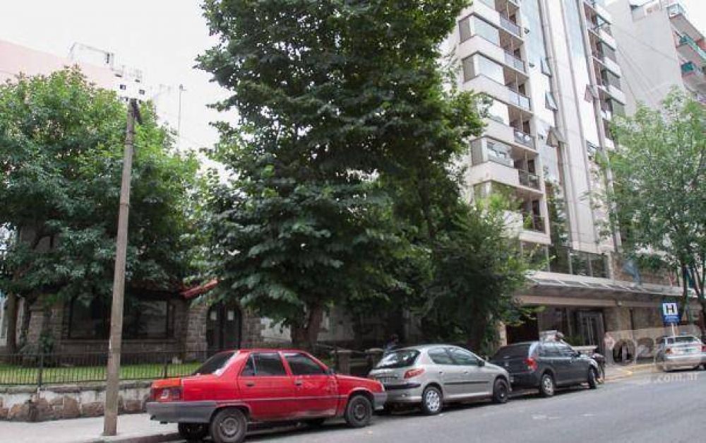 Camioneros avanza con la demolici�n del chalet patrimonial