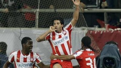 El Olympiacos amarg� al United con un gol del Chori Dom�nguez