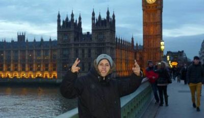 El Wachiturro pidi� perd�n por viajar a Europa sin autorizaci�n