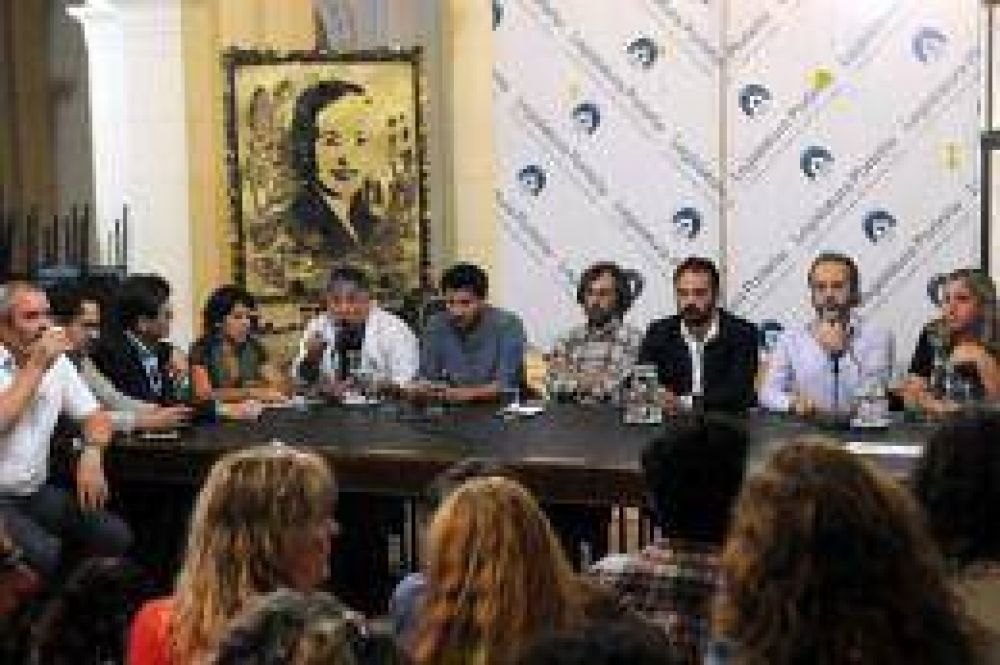Inscripci�n online: legisladores pedir�n la interpelaci�n a Bullrich