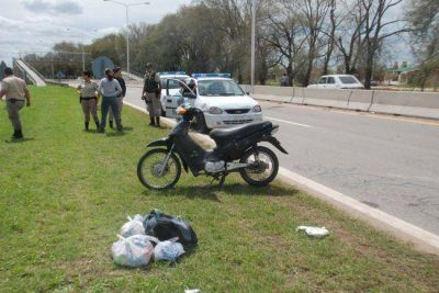 Motociclista accidentado: se le cruz� un perro
