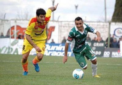 Crucero recibe a Sarmiento en busca del primer triunfo