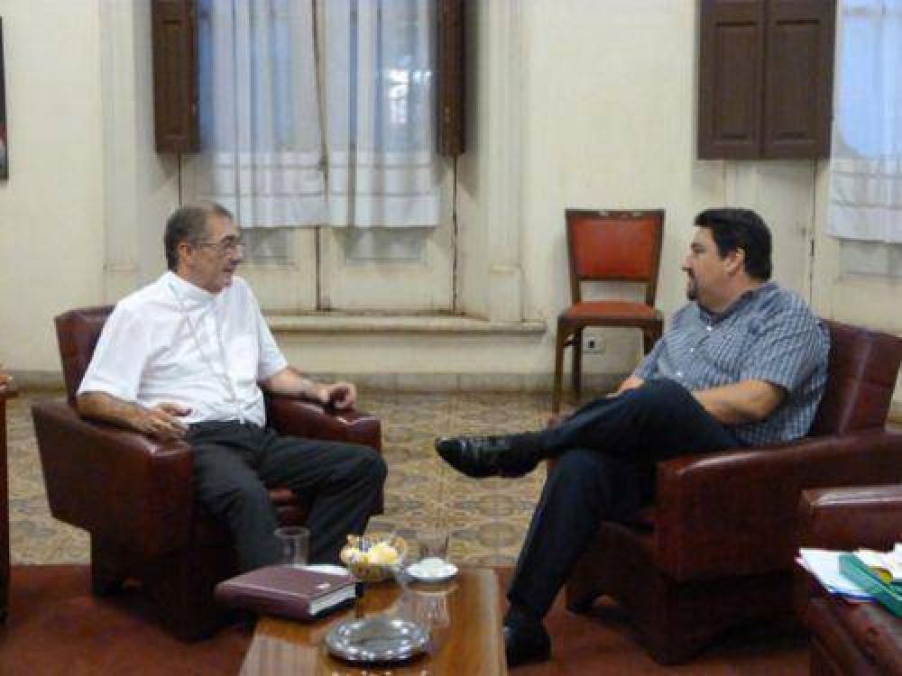 El Obispo Mart�nez destac� la b�squeda de di�logo por parte del gobernador Closs