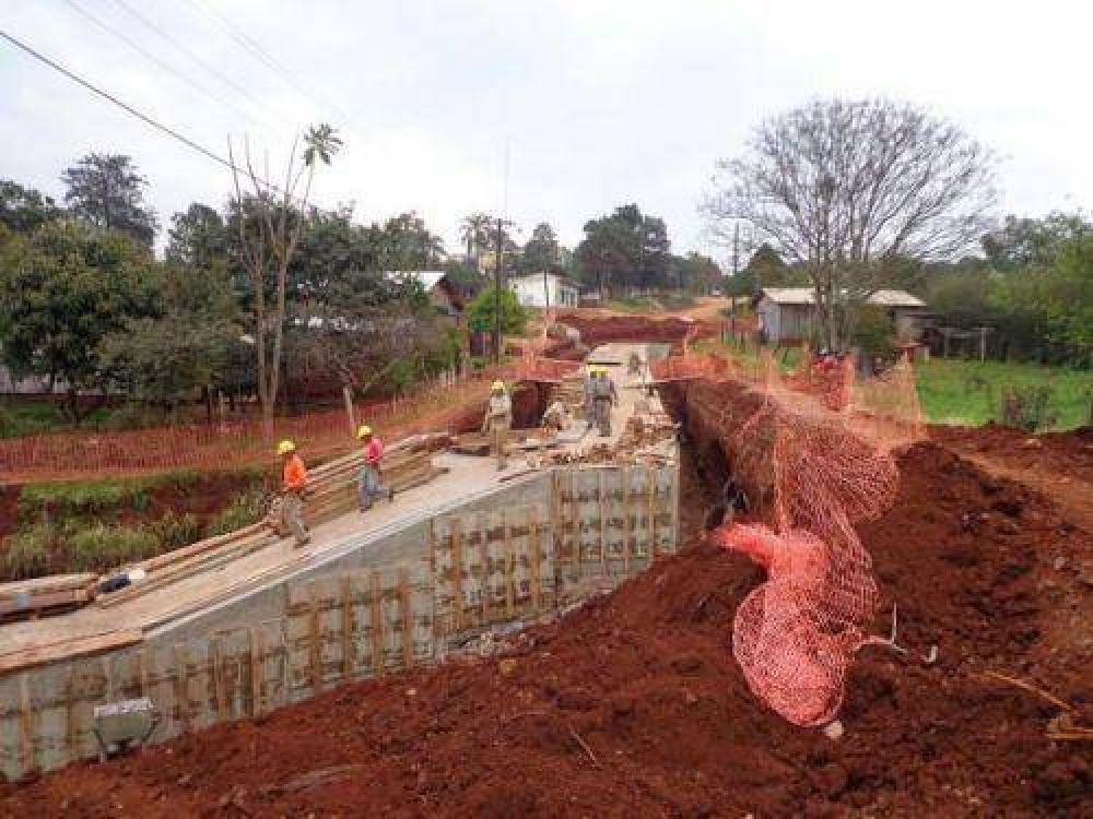 Avanzan las obras de saneamiento urbano en San Vicente 