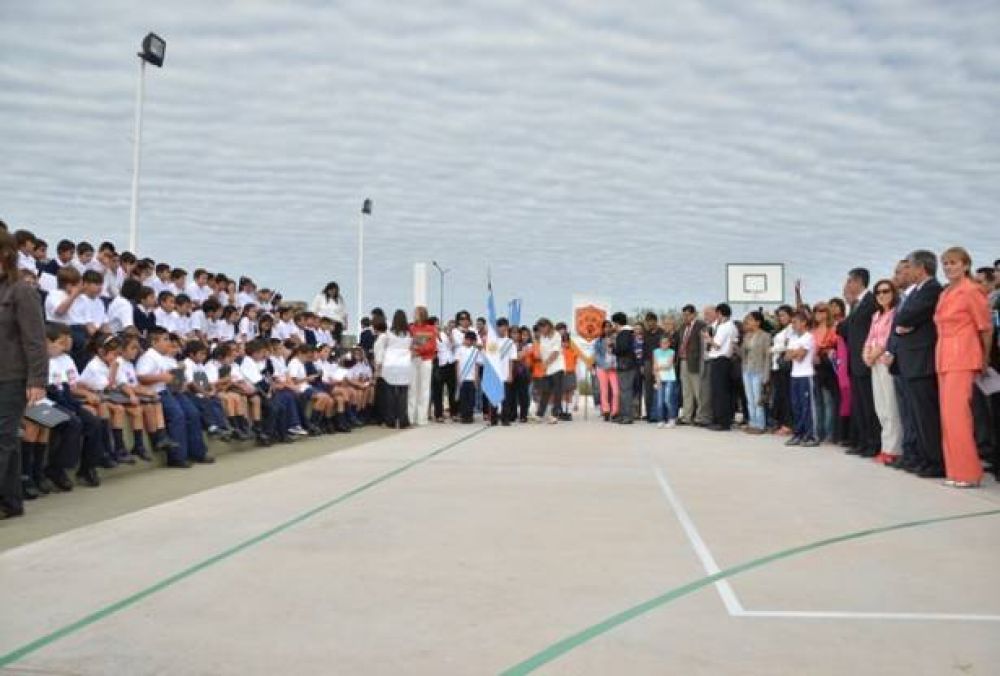 Comienza el ciclo lectivo con tres actos e inauguraciones