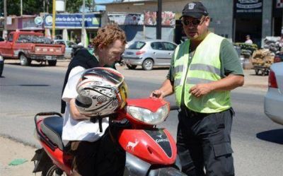Detectan que el 30% de los motociclistas no usa casco