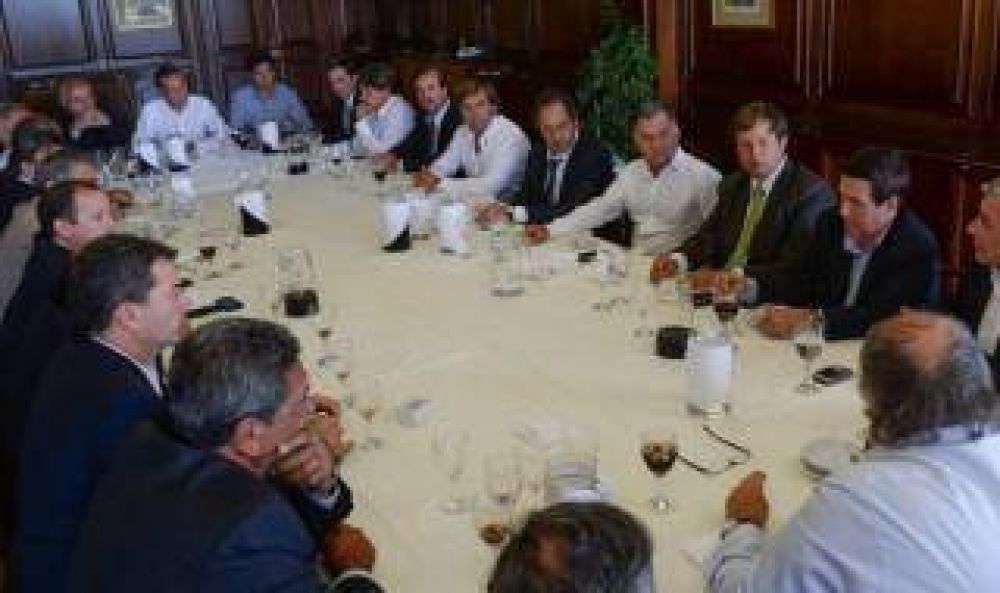 Scioli se reuni� con Intendentes de la Tercera Secci�n