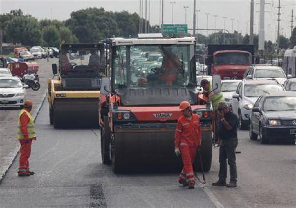 Construyen el tercer carril en la autopista Buenos Aires-La Plata